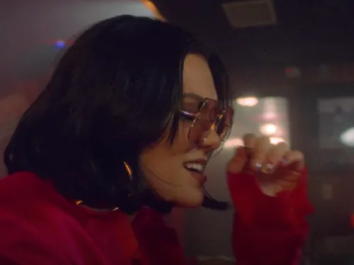 Jessie J  "I Want Love"